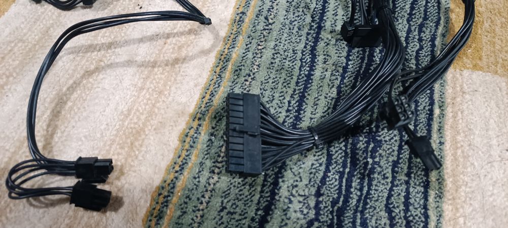 Продам компьютерный корпус с блоком питания