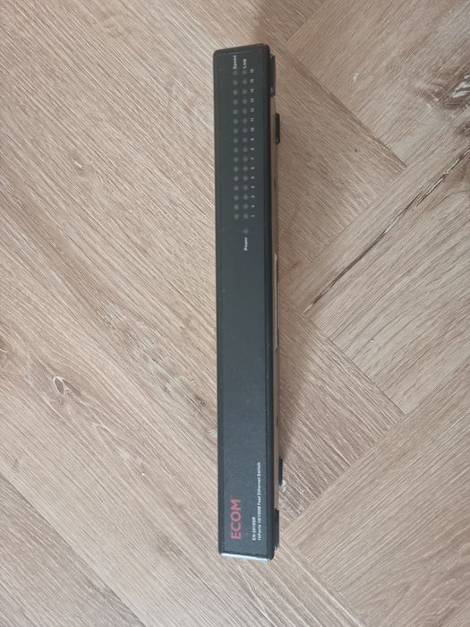 Switch (свитч), 16 портов новый