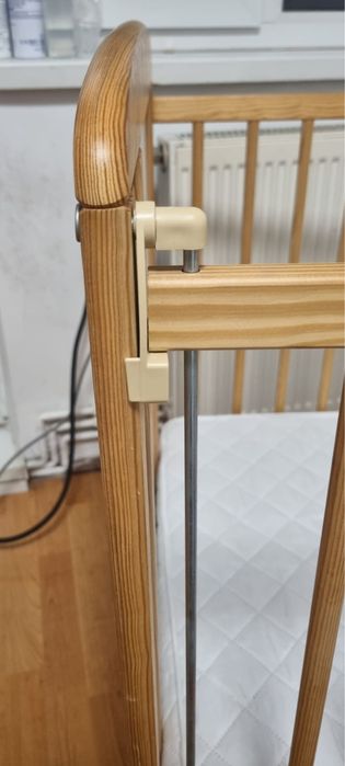 Pătuț Timmi din lemn masiv de pin și mdf cu saltea de cocos 120x60