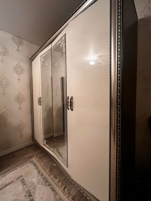 Продам спальный гарнитур