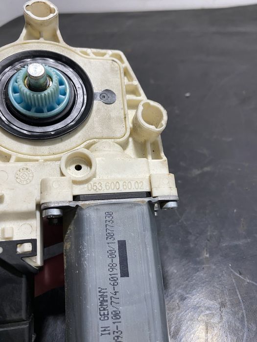 Motoras geam stanga spate Volkswagen Golf 5 1K0959703P / 0536006002