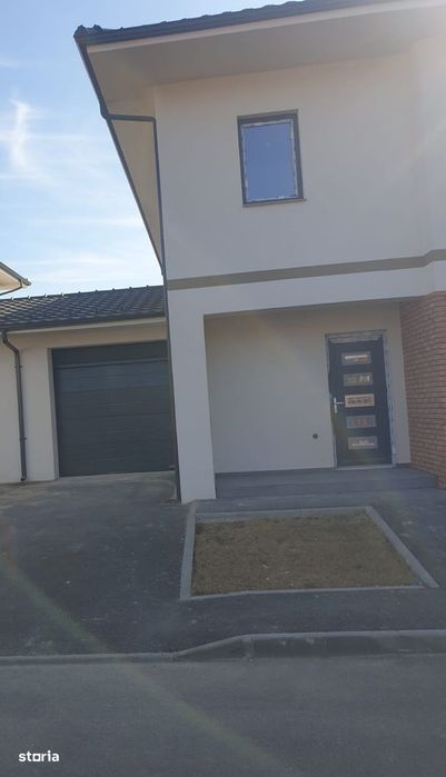 Duplex de vanzare de 130mp teren 216mp zona Floresti Crisan