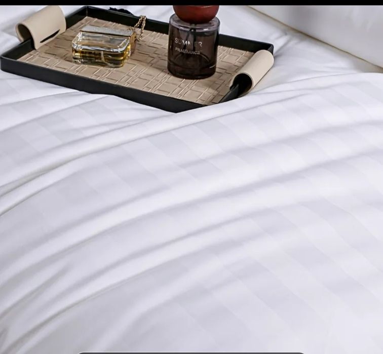 Lenjerie de pat albă 3 piese – bumbac egiptean, cearceaf cu elastic.