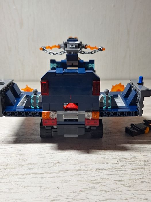 Оригинальный набор лего " Машина мстителей"