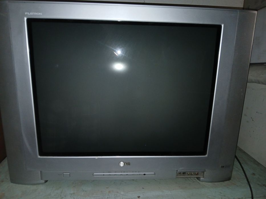 продам телевизор lg
