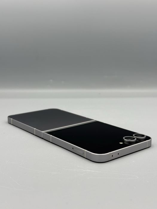 Samsung Z Flip 6 | 512 GB | 12 GB RAM | Baterie 100% | Silver Shadow