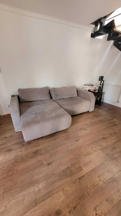 Canapea extensibila culoarea gri deschis