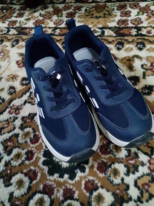 Кроссовки на мальчика