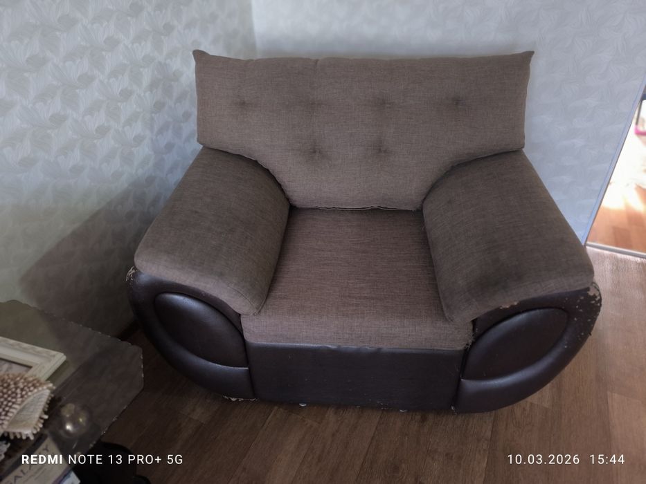 Продам  мебель б.у. в нормальном состоянии.