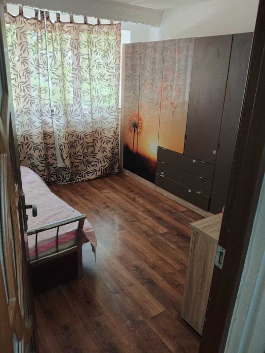 Inchiriez apartament 2 camere zona islaz