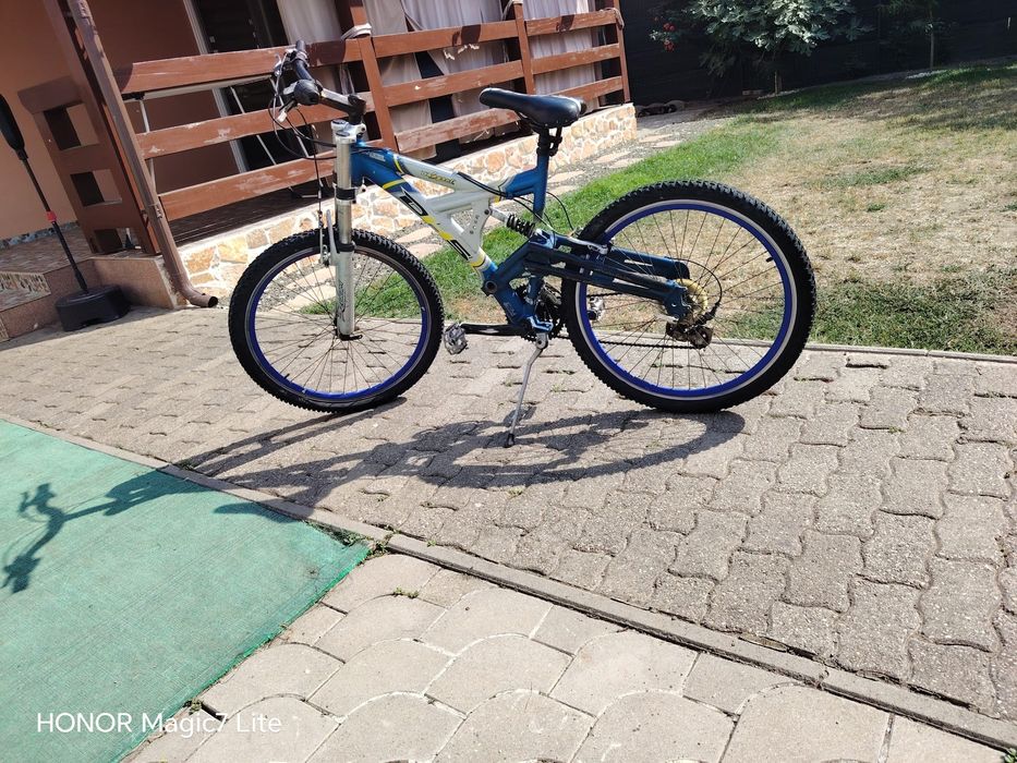 De vânzare bicicleta DHS
