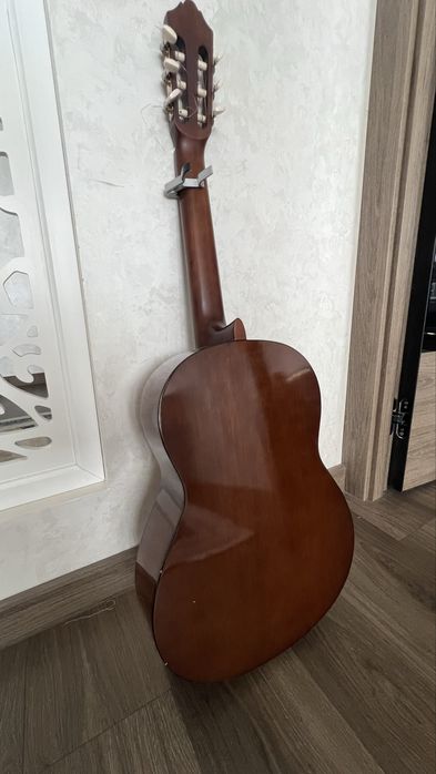 Срочно продам гитару