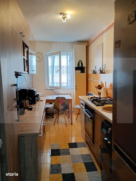 Apartament cu 3 camere, 72 mp, Simeria