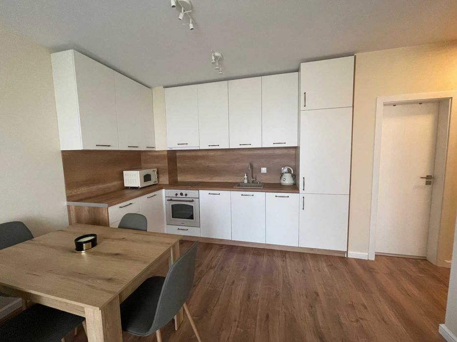 Двустаен апартамент - Банишора