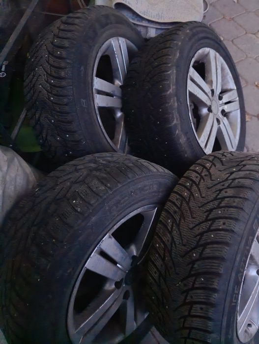 Продам диск с резинои,215,60,16