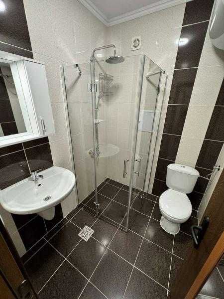 Дава се под наем Двустаен апартамент в Бургас, Център - 72 кв.м за 510 € - Снимка #5