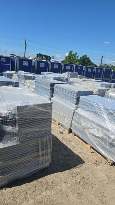 Stoc 5km rafturi de magazin second hand