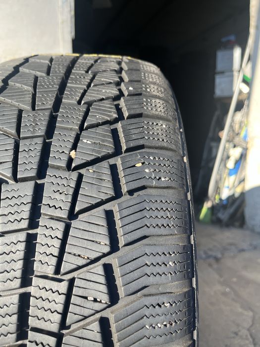 2 бр. зимни гуми 215/50/17 Gislaved 6/7 mm DOT 2620