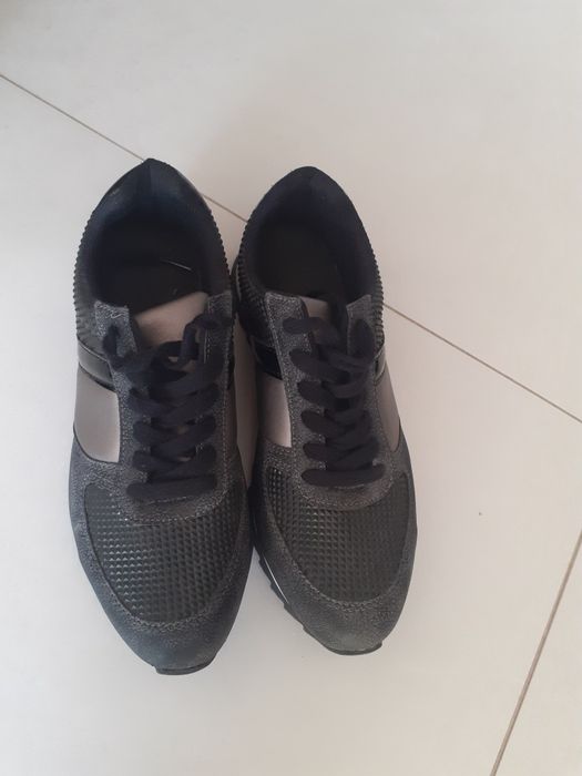 Дамски сникърси.