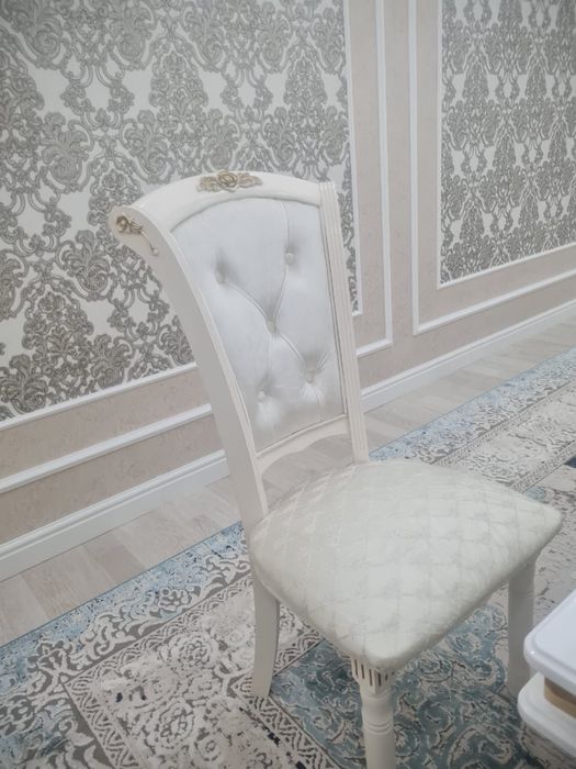 Стулья для гостиной 18 штук