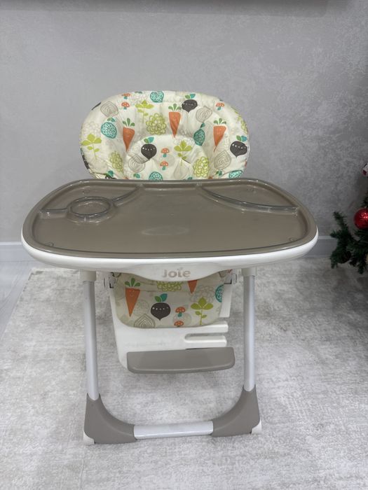 Продам столик детский фирмы Joie