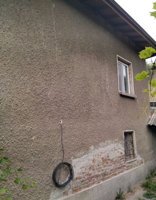 Продава къща в гр.Бобов дол