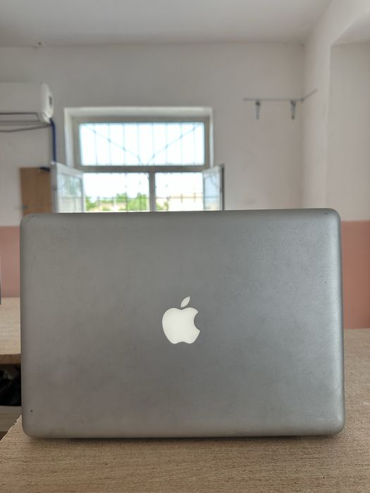 MacBooK A1342 b/u