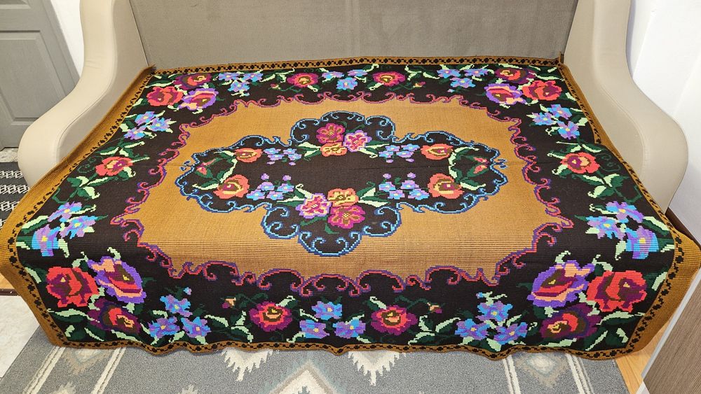 Covor Banat vechi în stare foarte buna