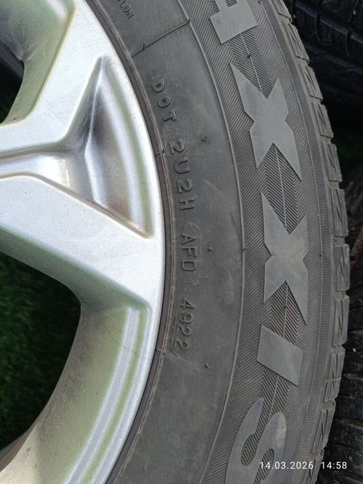 Продам шины с дисками Maxxis