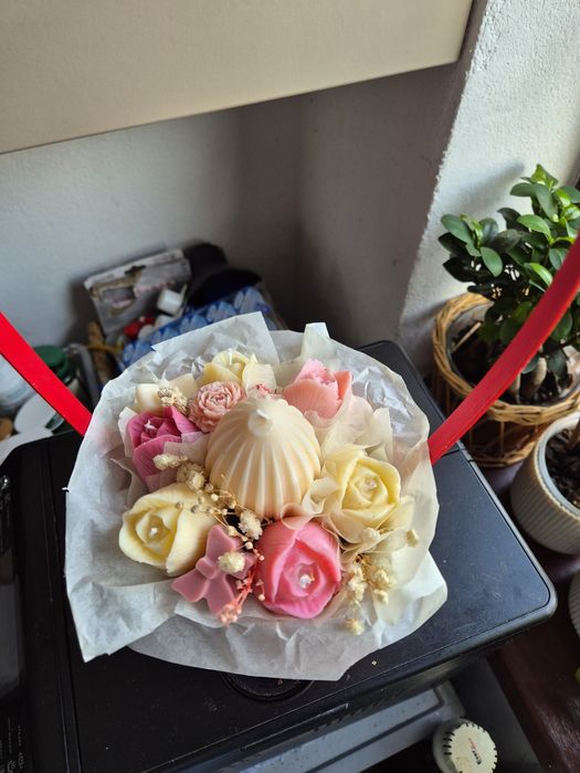 Aranjamente florale din ceara de soia