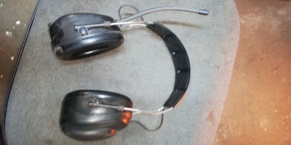 Căști antifoane Peltor cu radio FM