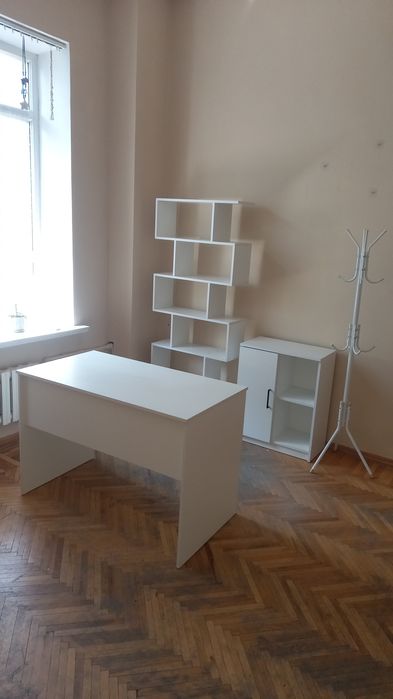 Офисный стол тумба вешалка полка