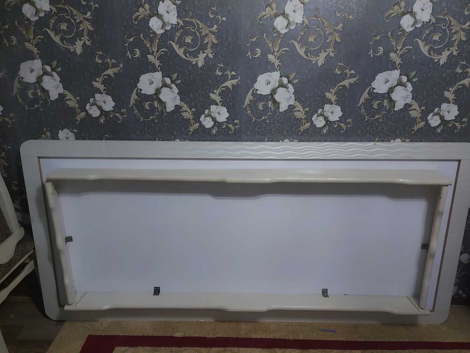 Стулья 12 шт и стол