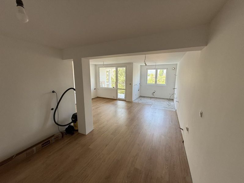 Продава се Двустаен апартамент в София, Красна поляна 3 - 76 кв.м за 2435 €/кв.м - Снимка #2