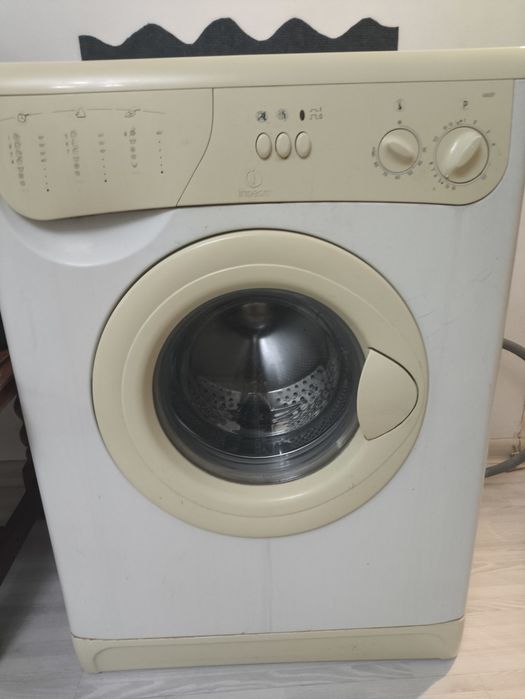 Стиральная машинка indesit