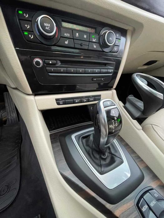 Продавам BMW X1 2013