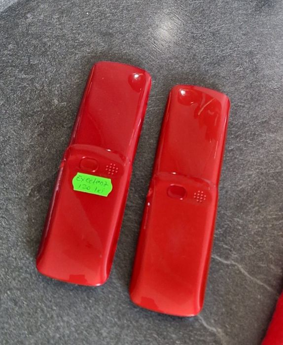 Telefon cu clapeta.  Pret/ bucata