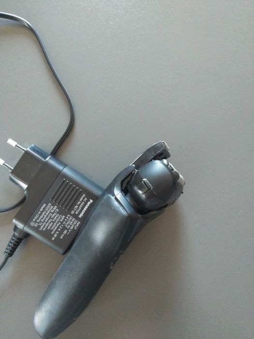 Самобръсначка Panasonic ES-RT37-K503