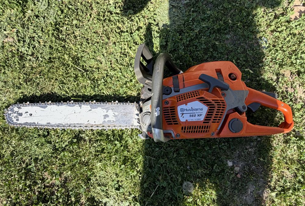 Husqvarna 562 XP profesională,puternică pornește ușor ,gata de lucru !!
