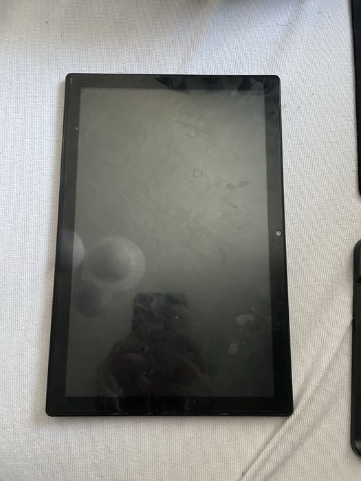 Продам планшет Umilio