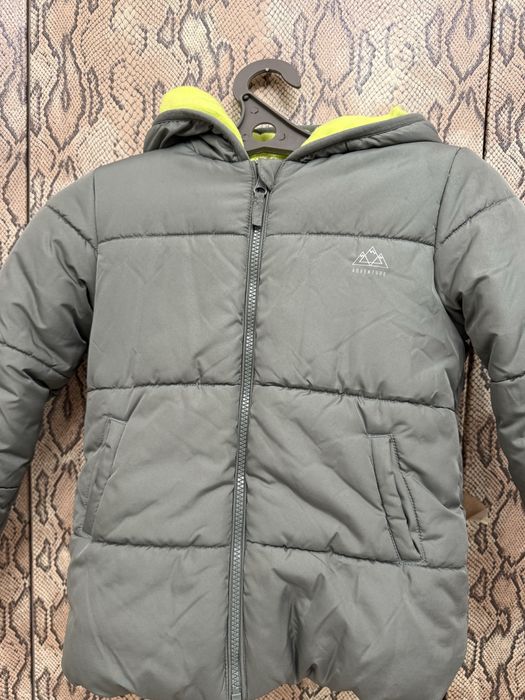 Куртка теплая на 6-7 лет