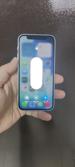 Продам Айфон 12 mini.