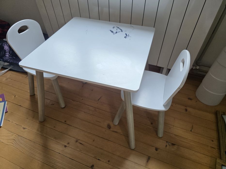 Детска масичка със столчета