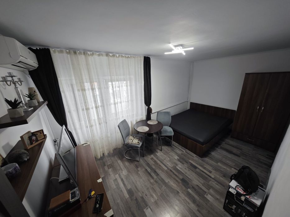 Inchiriez garsoniera