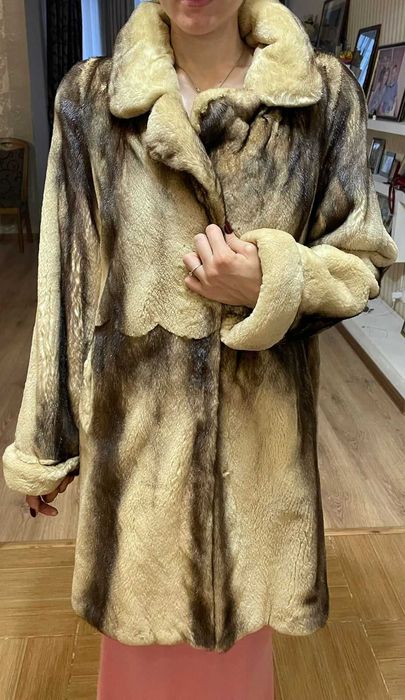 Шуба женская из стриженой норки, светлая