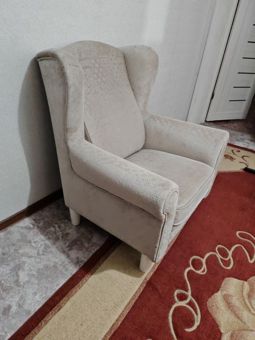 Кресло для гостиной