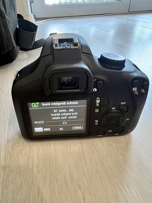 Canon EOS 4000D kit complet – ca nou + accesorii