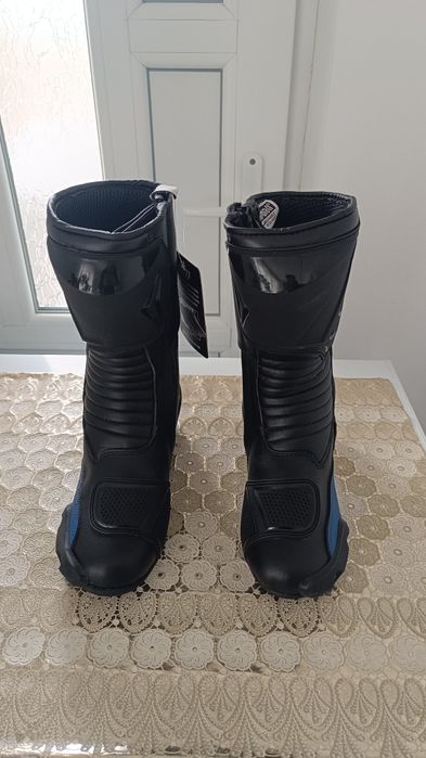 Încălțăminte moto