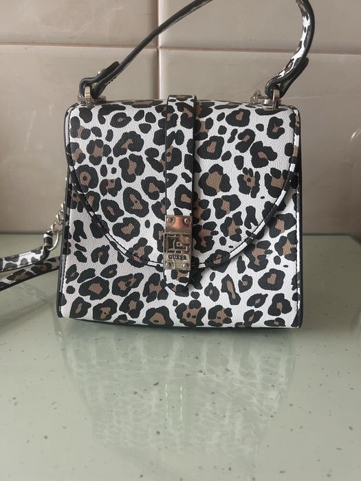 Geantă Guess