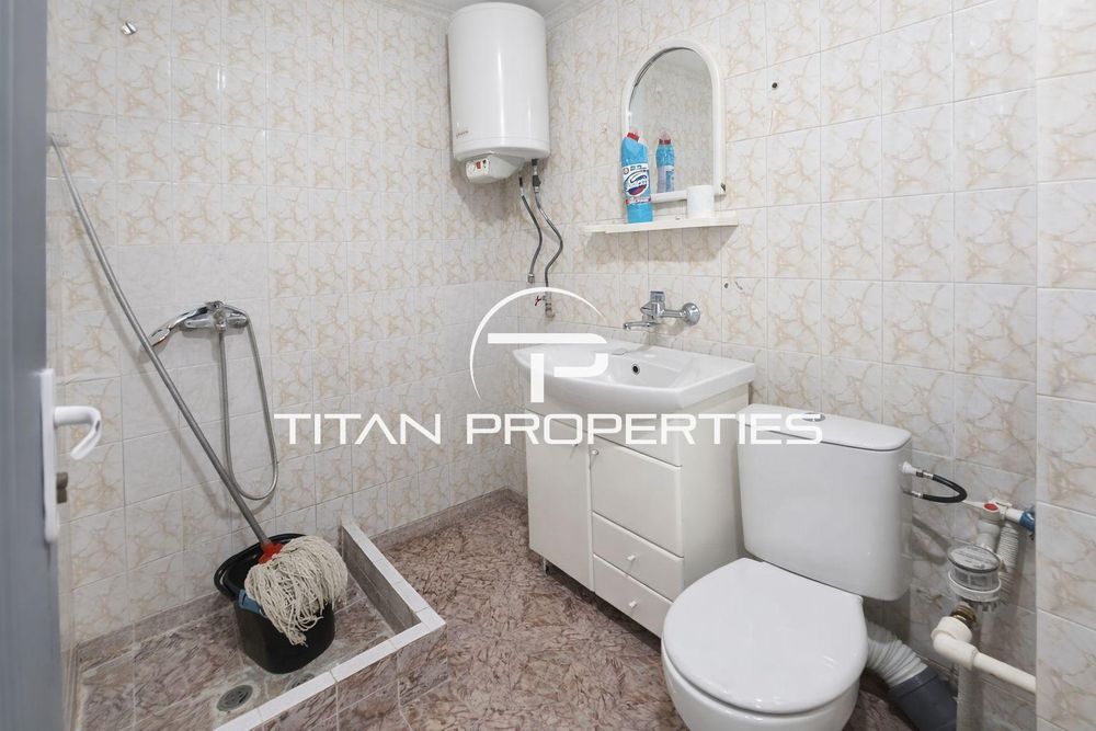 Продава се Тристаен апартамент в Пловдив, Център - 72 кв.м за 2528 €/кв.м - Снимка #5